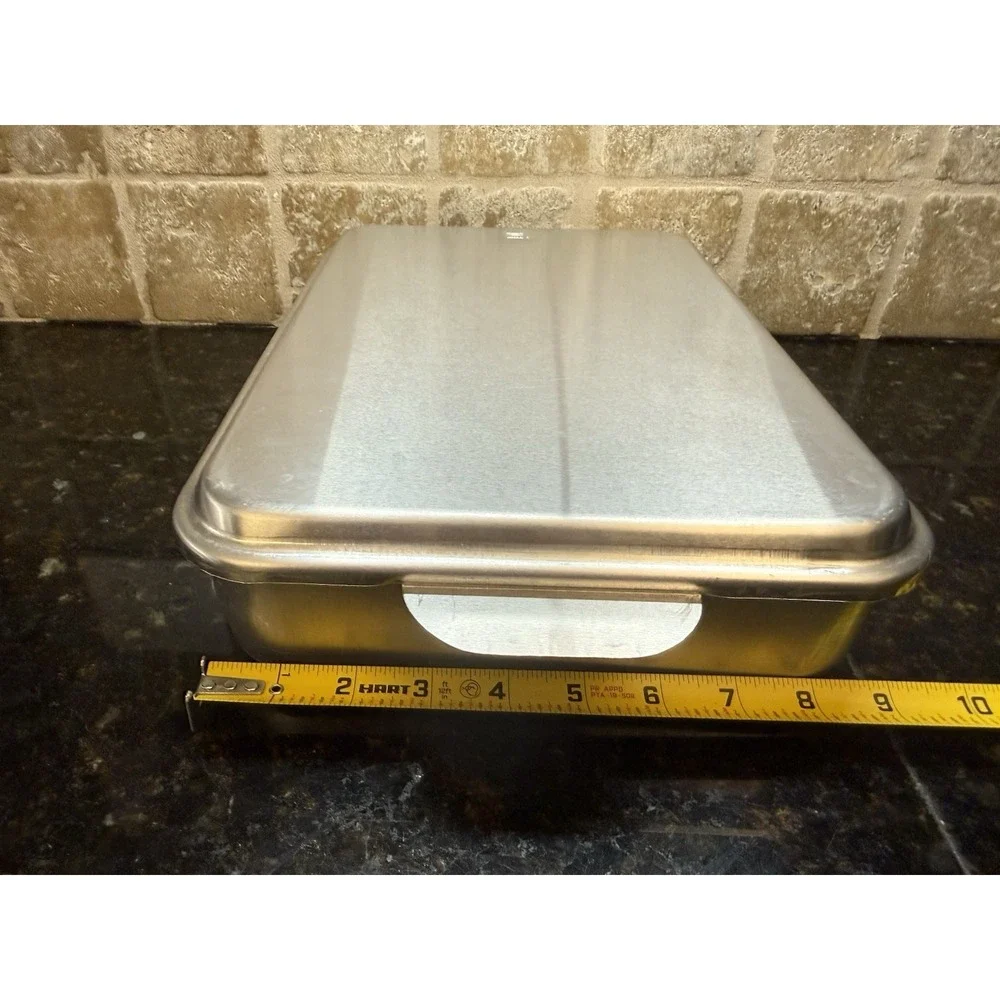 Vintage MIRRO Aluminum Cake Brownie Pan with Sliding Lid 13x9x 2-5/8 USA